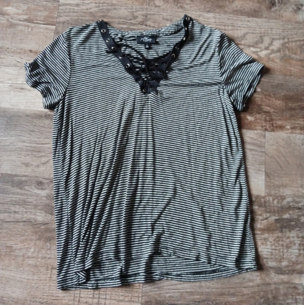 💥3 For 15💥 Criss Cross Top